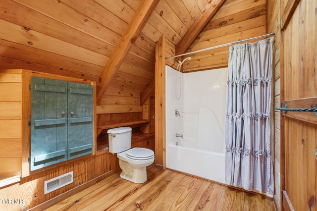 351 Ivy Wood Lane, Mountain City, TN 37683