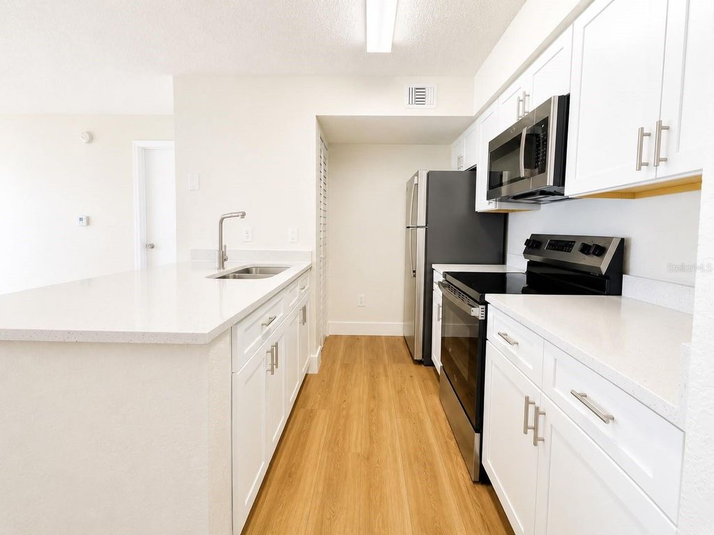 Image 6 of property listing at 2217 GRAND CAYMAN COURT 1223, Kissimmee, FL 34741
