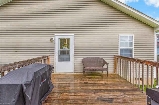555 Brown Stone Court, Kernersville, NC 27284