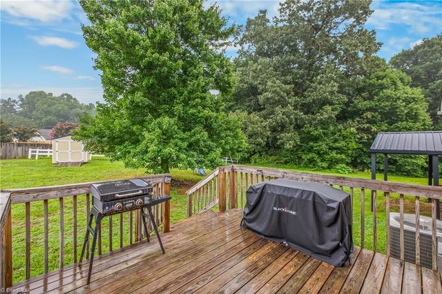 555 Brown Stone Court, Kernersville, NC 27284