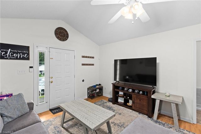 555 Brown Stone Court, Kernersville, NC 27284
