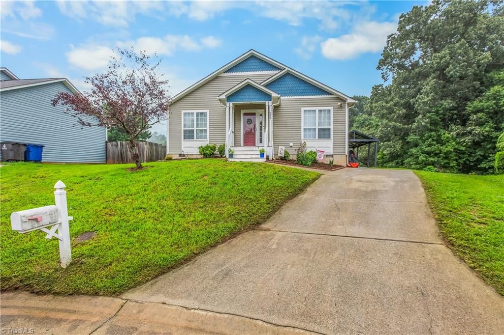 555 Brown Stone Court, Kernersville, NC 27284