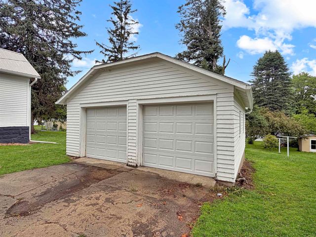 206 Vista Street, Traer, IA 50675