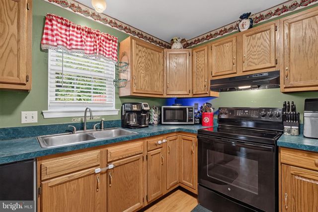 317 GROFFDALE RD, Quarryville, PA 17566