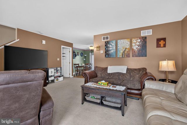 317 GROFFDALE RD, Quarryville, PA 17566
