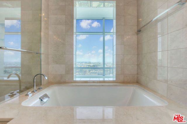 900 W OLYMPIC Boulevard 39G, Los Angeles, CA 90015