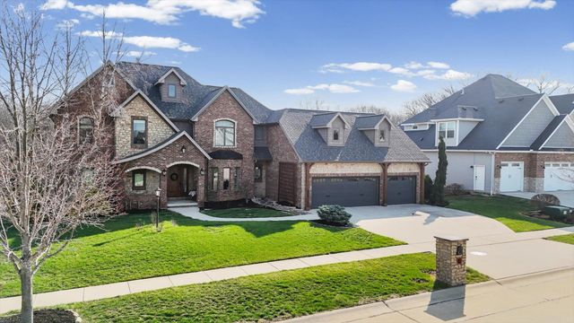 1610 Briarwood Lane, Mahomet, IL 61853