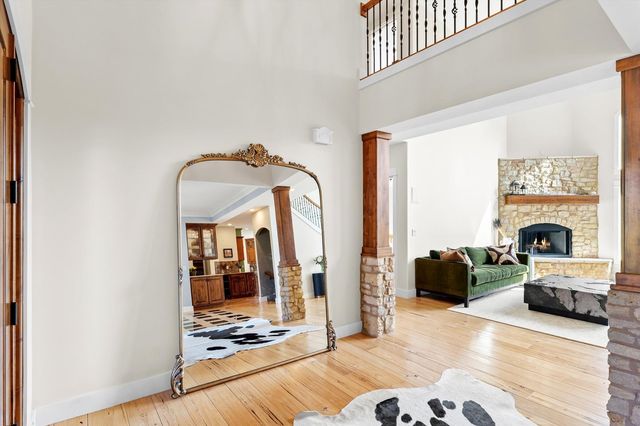 1610 Briarwood Lane, Mahomet, IL 61853