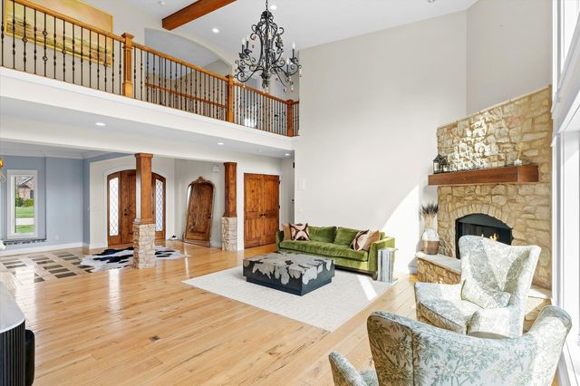 1610 Briarwood Lane, Mahomet, IL 61853