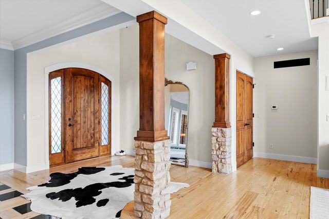 1610 Briarwood Lane, Mahomet, IL 61853