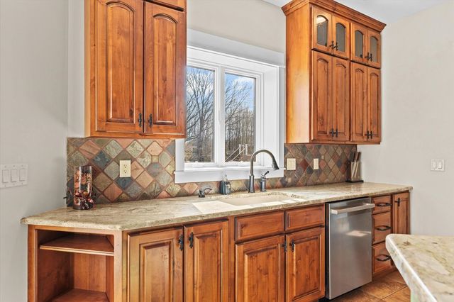 1610 Briarwood Lane, Mahomet, IL 61853