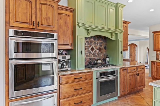 1610 Briarwood Lane, Mahomet, IL 61853