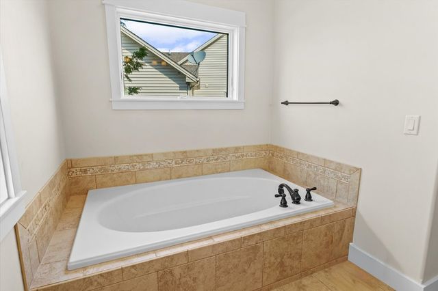 1610 Briarwood Lane, Mahomet, IL 61853