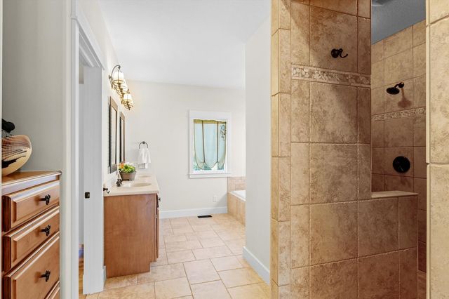 1610 Briarwood Lane, Mahomet, IL 61853