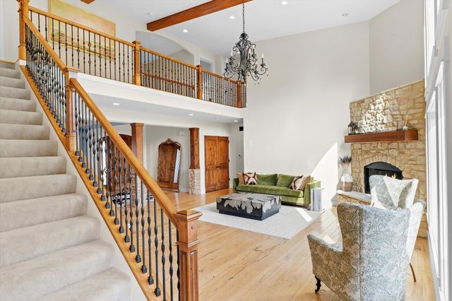 1610 Briarwood Lane, Mahomet, IL 61853