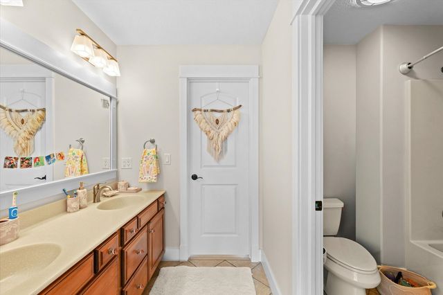 1610 Briarwood Lane, Mahomet, IL 61853