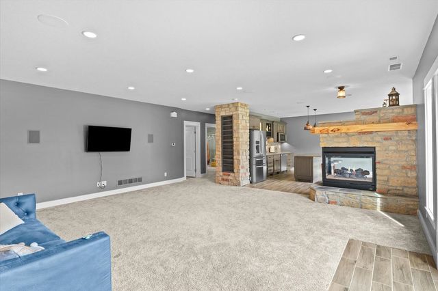 1610 Briarwood Lane, Mahomet, IL 61853