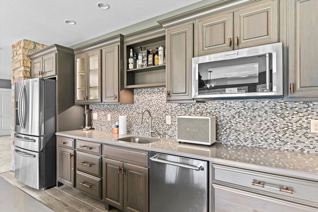 1610 Briarwood Lane, Mahomet, IL 61853