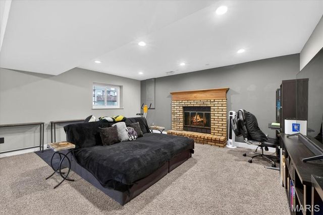 649 Bull Valley Drive, St Peters, MO 63304