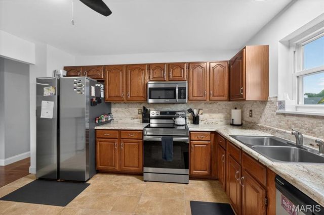 649 Bull Valley Drive, St Peters, MO 63304
