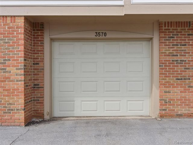 3570 Oakmonte Boulevard, Rochester, MI 48306