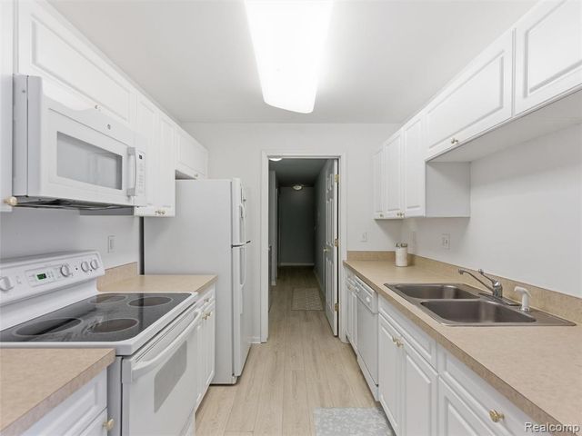 3570 Oakmonte Boulevard, Rochester, MI 48306