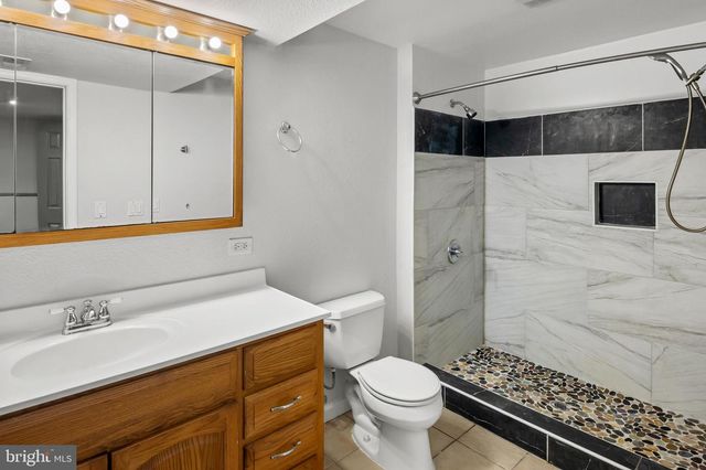 1422 FAIRBANKS DR, Hanover, MD 21076