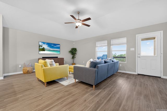 7058 Vista Loop, San Antonio, TX 78233