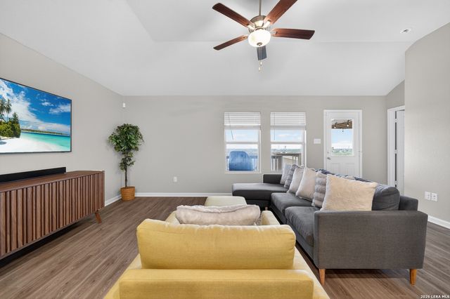 7058 Vista Loop, San Antonio, TX 78233