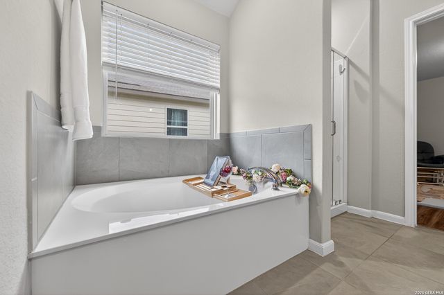 7058 Vista Loop, San Antonio, TX 78233