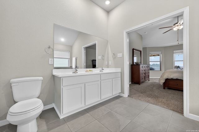 7058 Vista Loop, San Antonio, TX 78233