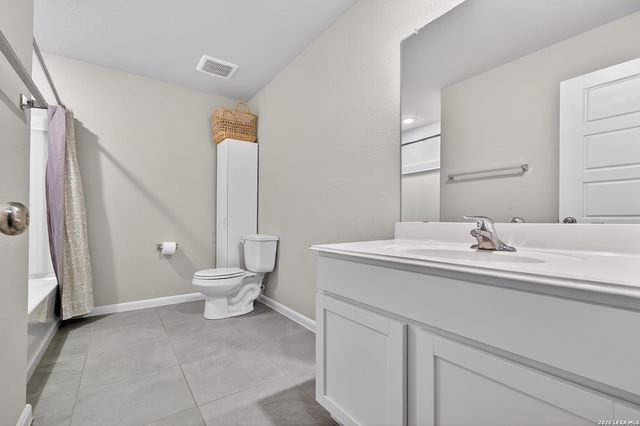 7058 Vista Loop, San Antonio, TX 78233