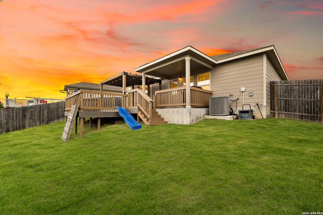 7058 Vista Loop, San Antonio, TX 78233