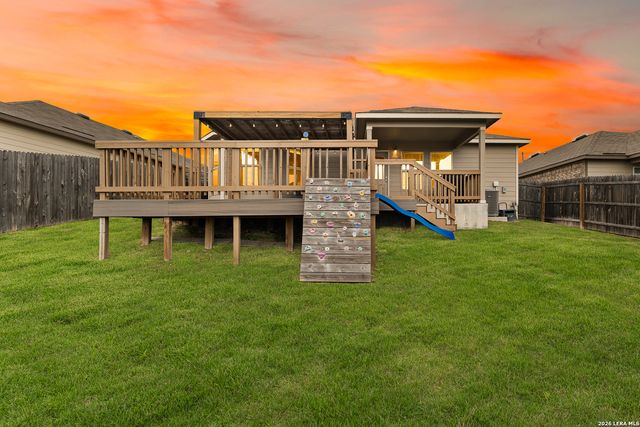 7058 Vista Loop, San Antonio, TX 78233