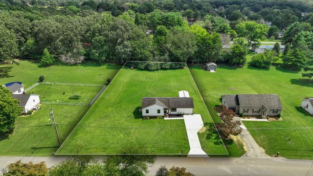 193 Timberlake Dr, Estill Springs, TN 37330