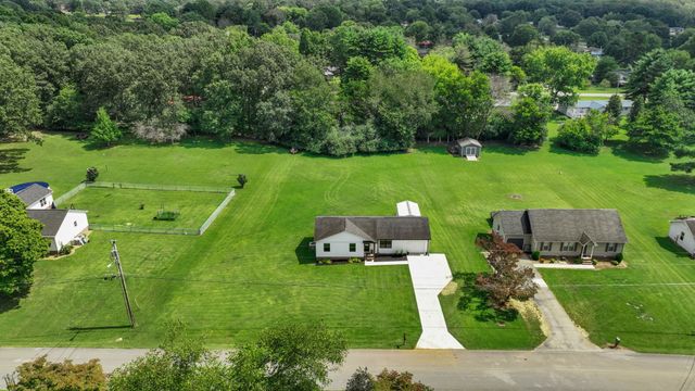 193 Timberlake Dr, Estill Springs, TN 37330