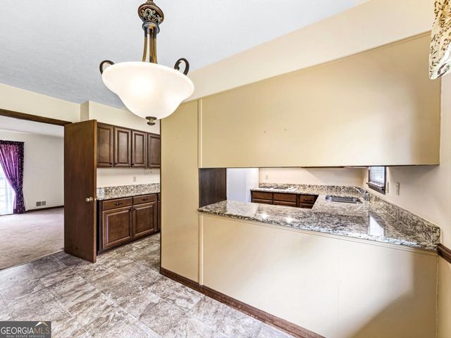 2405 Post Oak Tritt Road, Marietta, GA 30062