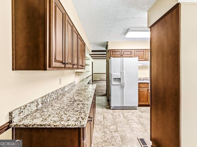 2405 Post Oak Tritt Road, Marietta, GA 30062