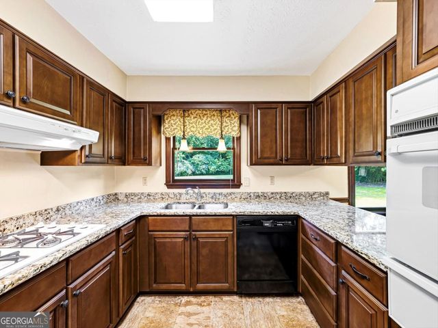 2405 Post Oak Tritt Road, Marietta, GA 30062