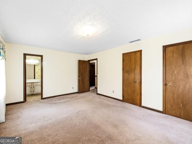 2405 Post Oak Tritt Road, Marietta, GA 30062