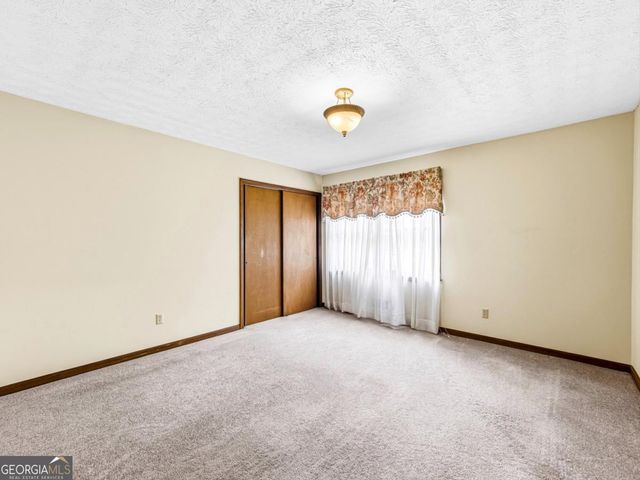 2405 Post Oak Tritt Road, Marietta, GA 30062