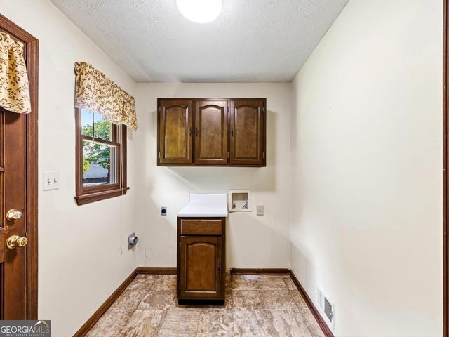 2405 Post Oak Tritt Road, Marietta, GA 30062
