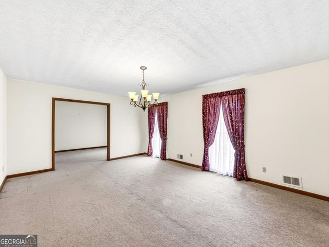 2405 Post Oak Tritt Road, Marietta, GA 30062