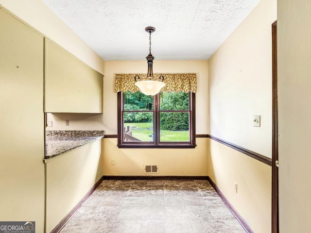 2405 Post Oak Tritt Road, Marietta, GA 30062