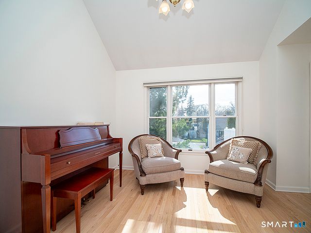 81 Old Stratfield Road, Fairfield, CT 06825