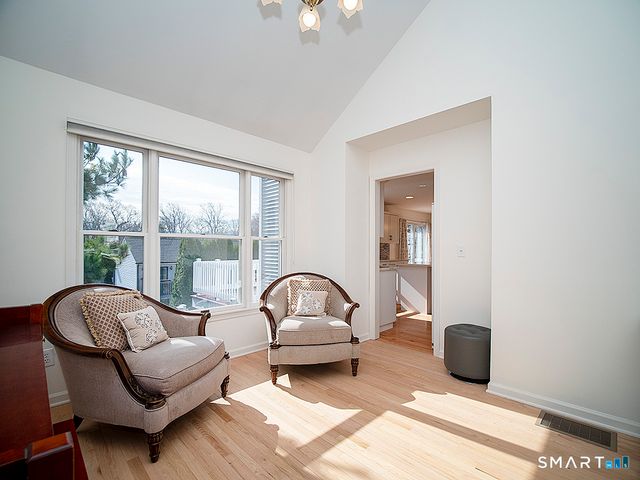 81 Old Stratfield Road, Fairfield, CT 06825