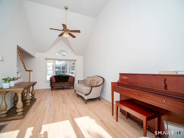 81 Old Stratfield Road, Fairfield, CT 06825