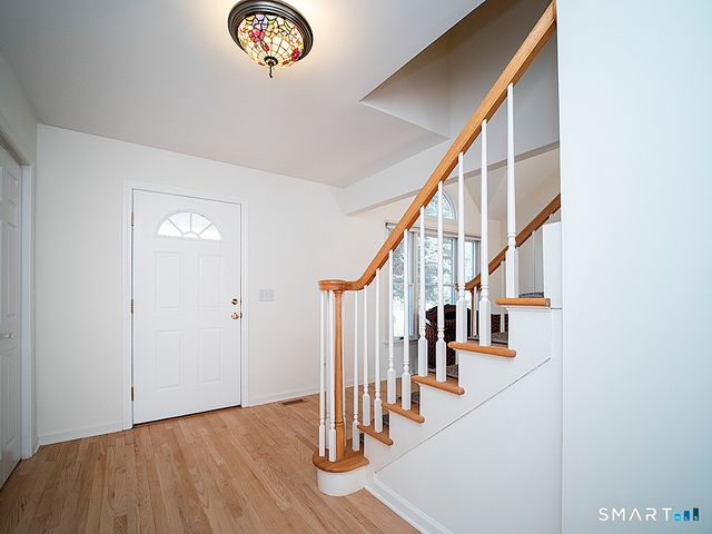 81 Old Stratfield Road, Fairfield, CT 06825