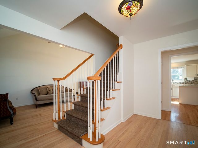 81 Old Stratfield Road, Fairfield, CT 06825