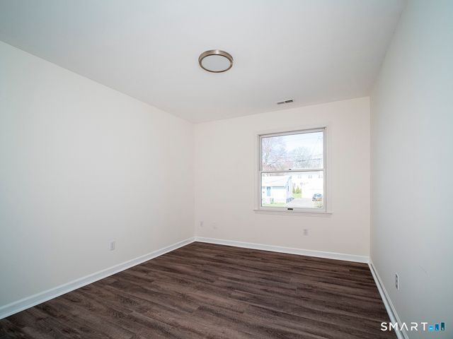 81 Old Stratfield Road, Fairfield, CT 06825